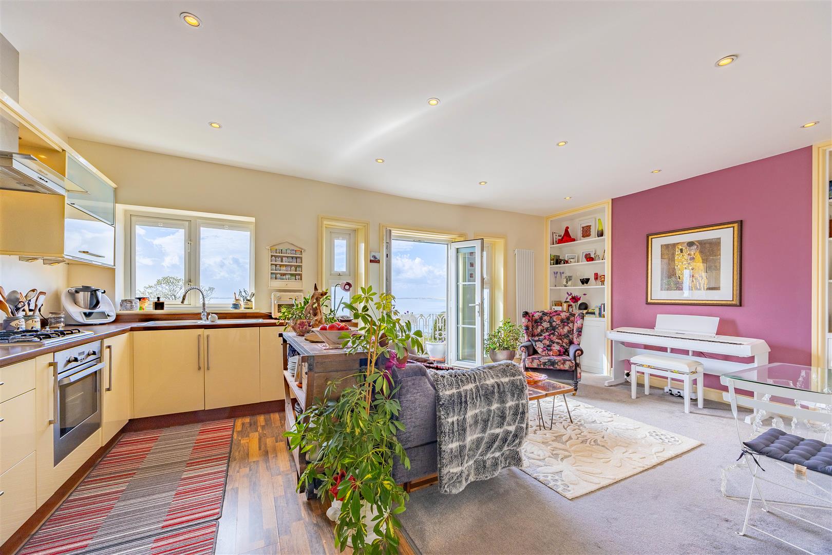 Kitchen/Lounge